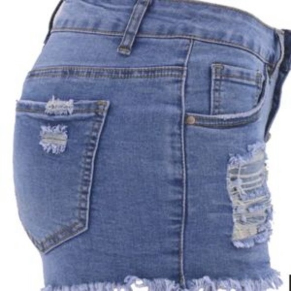 Distressed jean shorts NWT - Picture 7 of 10